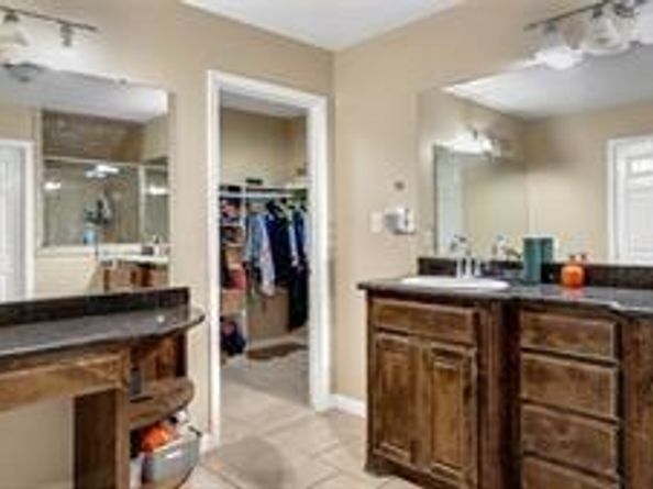 813  Beacon Hill Drive , Irving Texas 75061