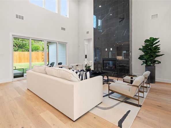 525  Classen Drive , Dallas Texas 75218