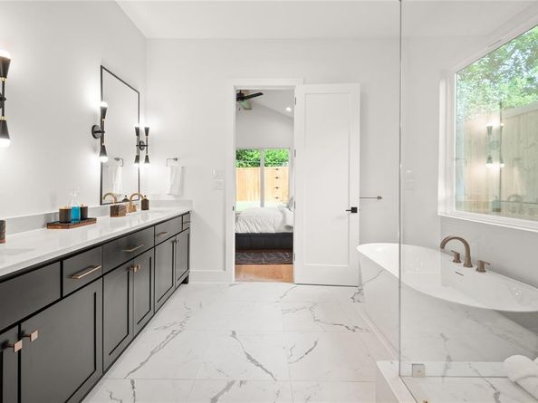 525  Classen Drive , Dallas Texas 75218