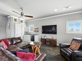 1500  Pecos Street  6, Dallas Texas 75204