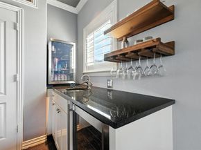 1500  Pecos Street  6, Dallas Texas 75204