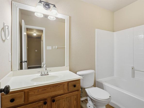 10713  Many Oaks Drive , Fort Worth Texas 76140
