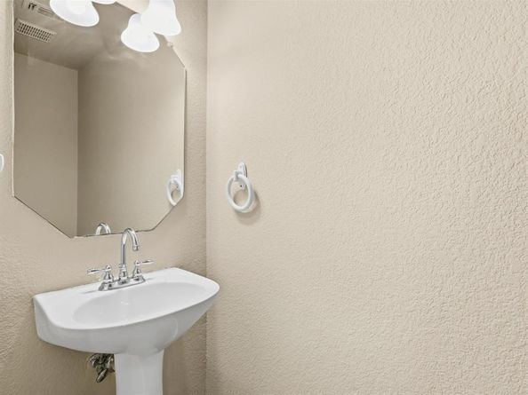 10713  Many Oaks Drive , Fort Worth Texas 76140