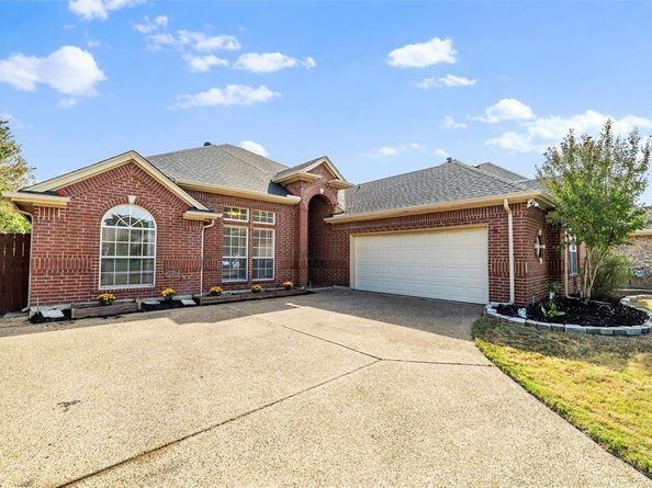 7  Equestrian Court , Mansfield Texas 76063