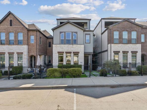 7121  Laurel Ridge , Dallas Texas 75231