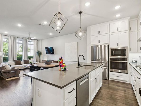 7121  Laurel Ridge , Dallas Texas 75231