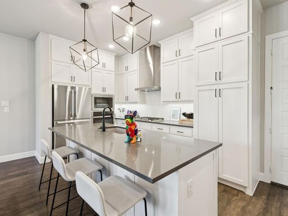 7121  Laurel Ridge , Dallas Texas 75231