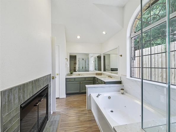 823  Shady Brook Lane , Cedar Hill Texas 75104