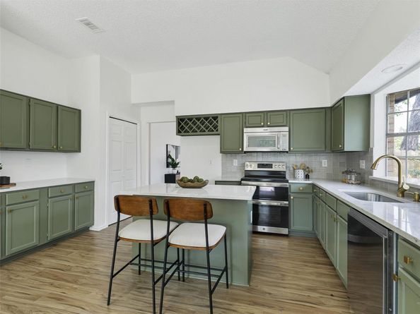 823  Shady Brook Lane , Cedar Hill Texas 75104