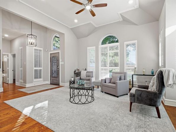 900  Mccoy Drive , Irving Texas 75062