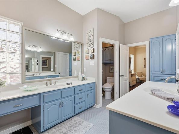 900  Mccoy Drive , Irving Texas 75062