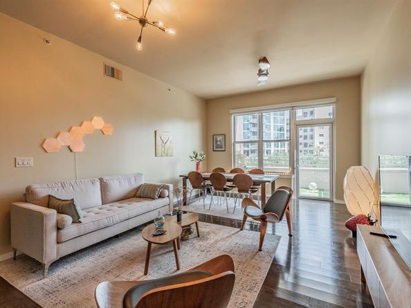 2323 N Houston Street  310, Dallas Texas 75219