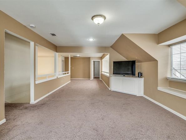 4601  Edge Creek Lane , Arlington Texas 76017
