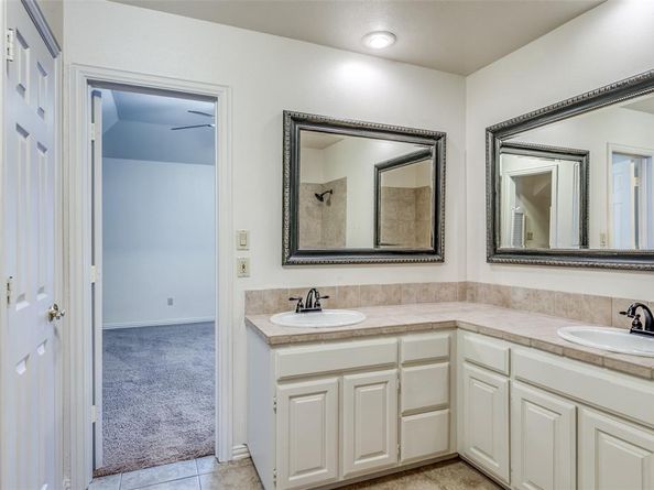 4601  Edge Creek Lane , Arlington Texas 76017
