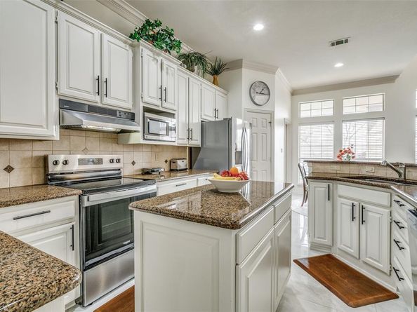4601  Edge Creek Lane , Arlington Texas 76017