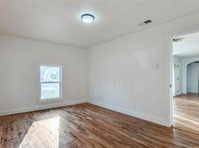 927 S Franklin Street , Dallas Texas 75211