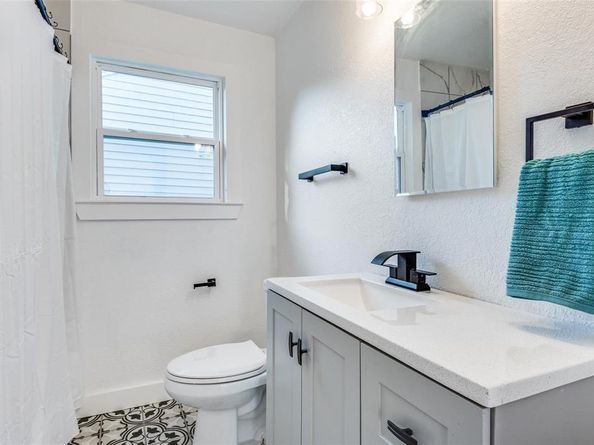 927 S Franklin Street , Dallas Texas 75211