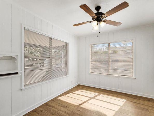 519  Sunnyside Avenue , Cockrell Hill Texas 75211
