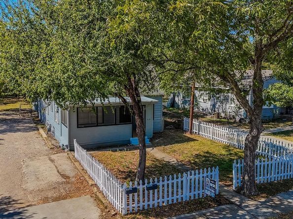 519  Sunnyside Avenue , Cockrell Hill Texas 75211