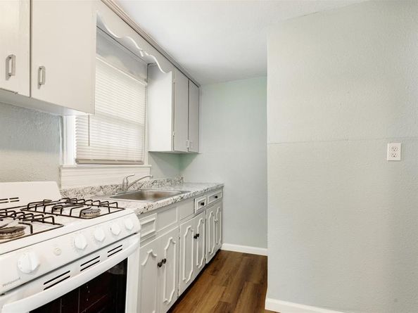 519  Sunnyside Avenue , Cockrell Hill Texas 75211