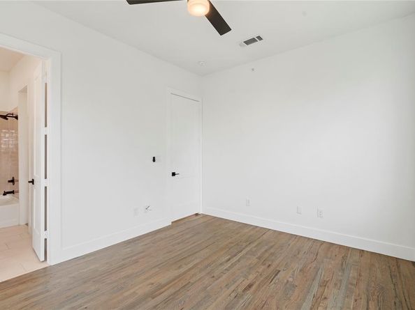 1804  Ripley Street  105, Dallas Texas 75204