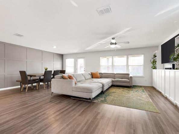816  Adair Drive , Aubrey Texas 76227