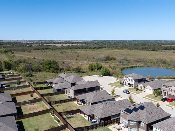 816  Adair Drive , Aubrey Texas 76227