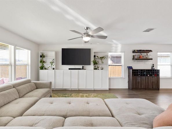 816  Adair Drive , Aubrey Texas 76227