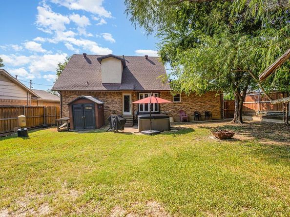 2513  Briarcliff Drive , Irving Texas 75062