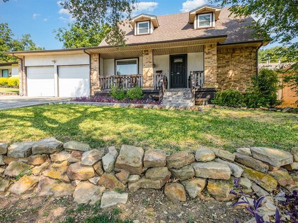 2513  Briarcliff Drive , Irving Texas 75062