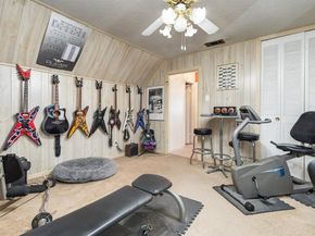 2513  Briarcliff Drive , Irving Texas 75062