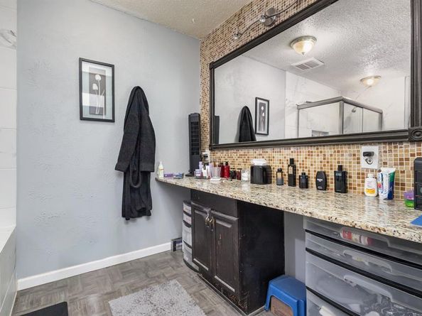 2513  Briarcliff Drive , Irving Texas 75062