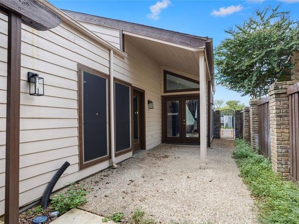 4118  Crossing Lane , Dallas Texas 75220