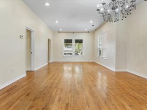 836 W 8th Street , Dallas Texas 75208