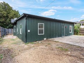 836 W 8th Street , Dallas Texas 75208