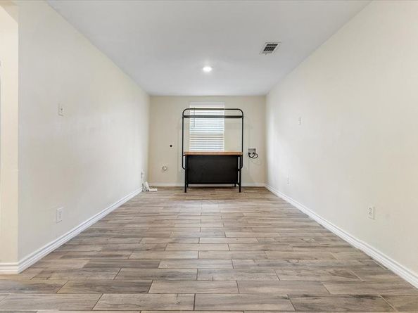 836 W 8th Street , Dallas Texas 75208