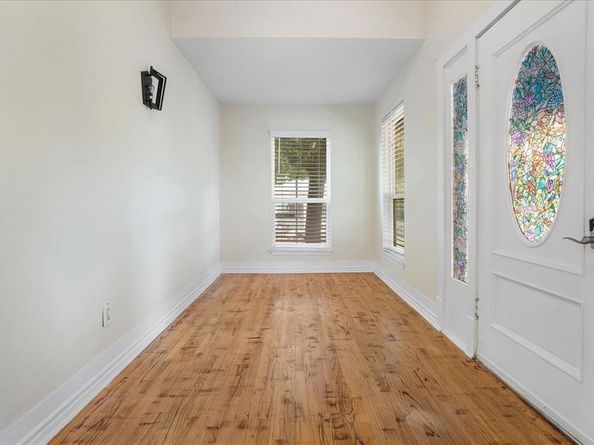 836 W 8th Street , Dallas Texas 75208