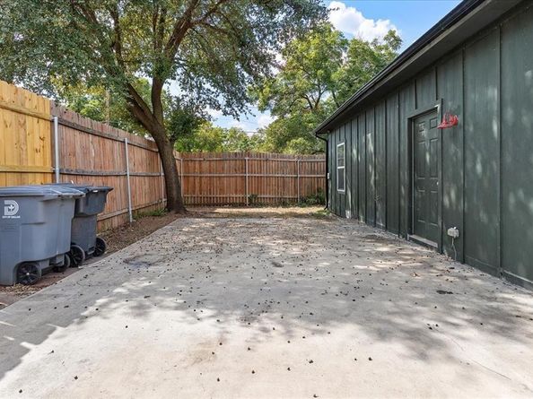 836 W 8th Street , Dallas Texas 75208