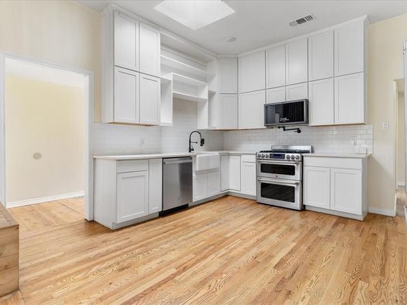 836 W 8th Street , Dallas Texas 75208