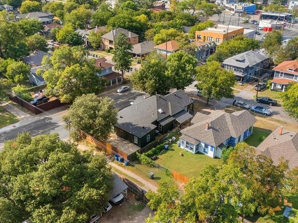 836 W 8th Street , Dallas Texas 75208