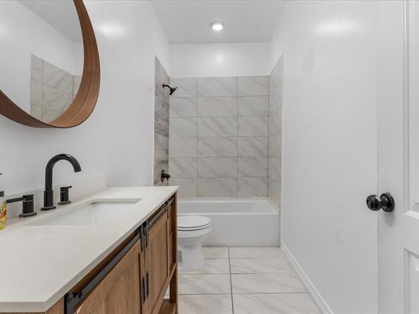 836 W 8th Street , Dallas Texas 75208