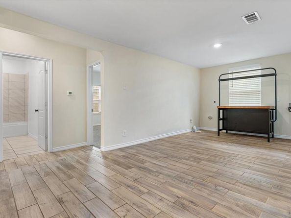 836 W 8th Street , Dallas Texas 75208