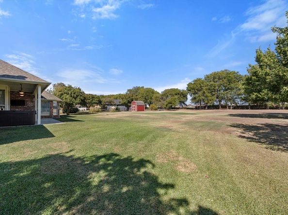 1825  Meadow Springs Drive , Haslet Texas 76052