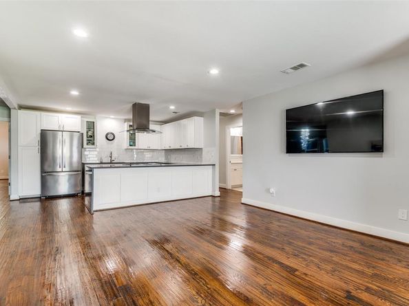 13906  Dennis Lane , Farmers Branch Texas 75234