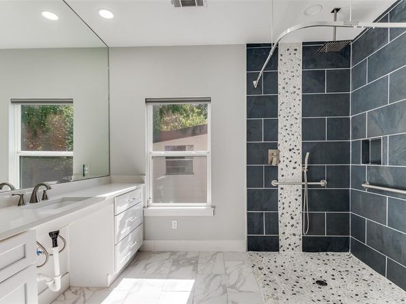 13906  Dennis Lane , Farmers Branch Texas 75234