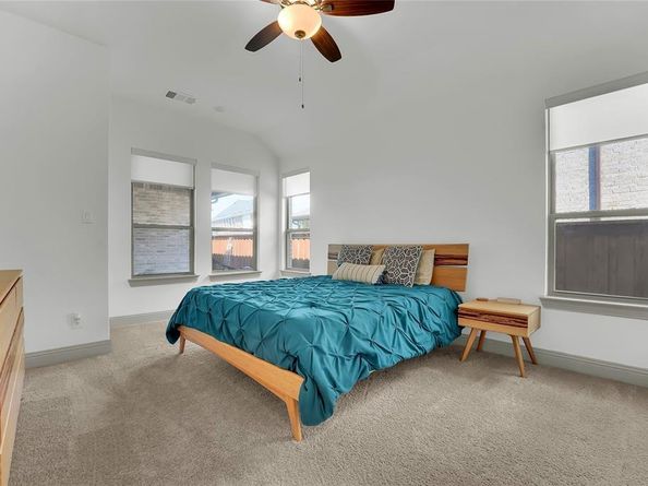 1807  Coopers Hawk Drive , Arlington Texas 76005