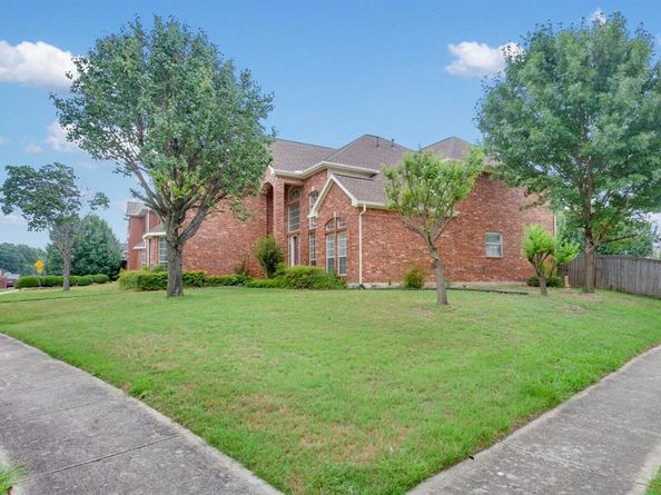 2328  Meredith Lane , Garland Texas 75042