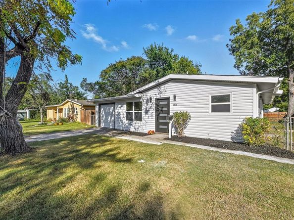 2912  Charles Drive , Garland Texas 75041