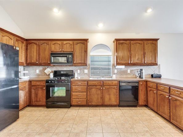 5812  Minnow Drive , Fort Worth Texas 76179