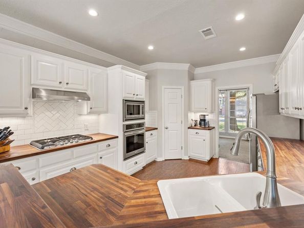 7720  Bridlewood Court , North Richland Hills Texas 76182